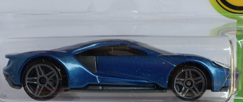 Ford GT 2017 side view