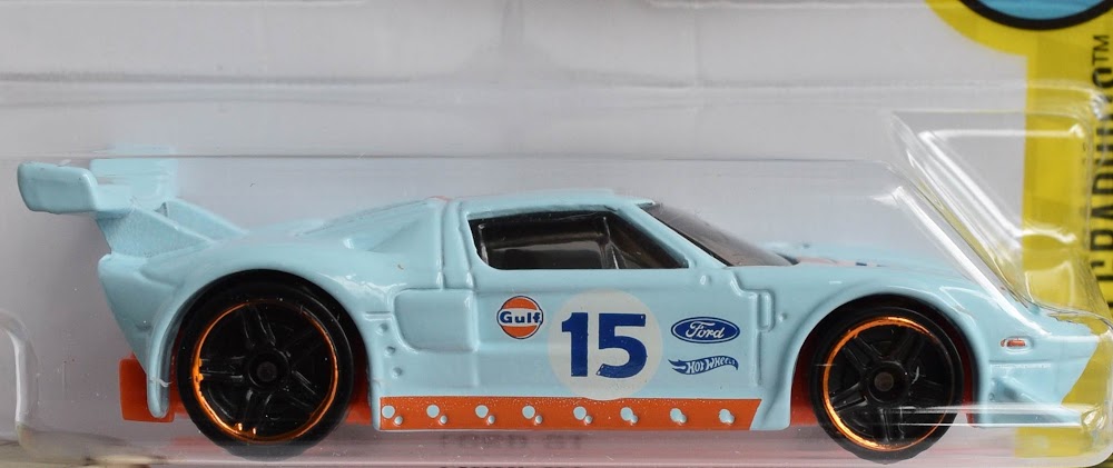 Ford GT side view