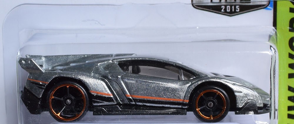 Lamborghini Veneno side view